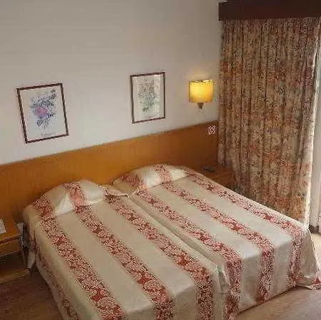 Do Centro 3* פונשל